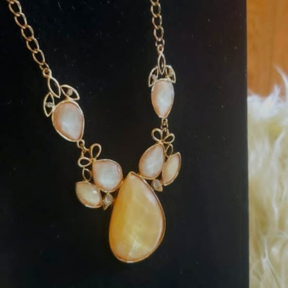 💃Dazzling Crystal Stones Pendant Chain Necklace.🌴
